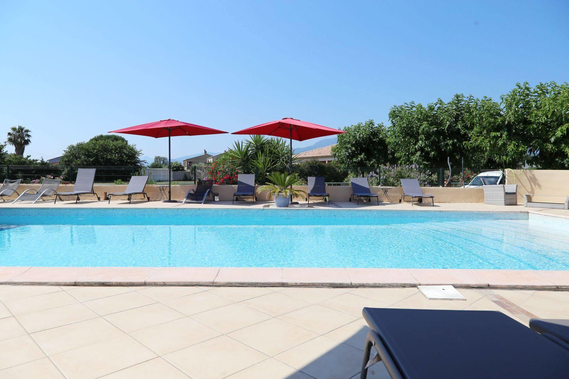 לוצ'יאנה Hotel Les Jardins מראה חיצוני תמונה